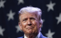 États-Unis: Donald Trump plaide non coupable et contre-attaque