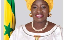 Présidentielle 2024 : Mimi Touré a déposé sa candidature au Conseil constitutionnel
