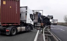 Collision entre deux (02) camions sur l'autoroute Diamniadio-Rufisque : l'un des chauffeurs coincé