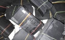 Trafic de faux billets démantelé à Yeumbeul-Comico : une arrestation et des billets noirs saisis