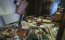 “Vengeance”: la résidence de Bachar al-Assad pillée et le palais présidentiel incendié à Damas