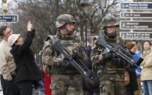 Attentats de Paris: l’interdiction de manifester fait débat