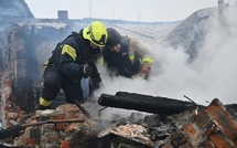 Guerre en Ukraine : au moins 13 morts dans des frappes russes, Moscou dément avoir frappé des civils