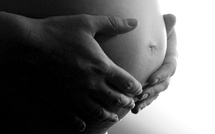 Mbour : un homme tabasse sa femme enceinte qui lui demande de l'argent pour une ordonnance et la mord á la main 