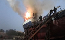 Incendie au Port autonome de Dakar : un bateau prend feu au môle 10 