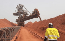 Guinée: le risque de milliers de pertes d’emplois inquiète après le retrait de plus de 300 titres miniers