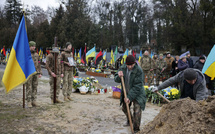 La Russie a rendu les corps de 1000 soldats ukrainiens, selon Kiev