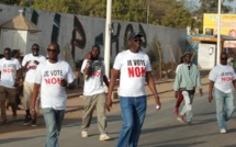 ​Le Front «ñaani Bañ na » fait du porte à porte à Guédiawaye (Images)