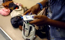 Interdiction du téléphone portable : des acteurs de l'éducation s'offusquent et demandent "une révision de la circulaire"  