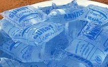 Thiès : cinq individus interpellés dans un réseau clandestin d’eau en sachet à Médina Fall