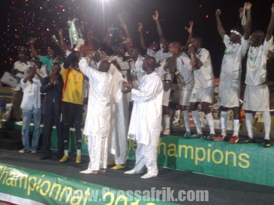 Foot-Finale Championnat L1 : Jaraaf se défait du promu et remporte son 11ème titre Foot-Finale Championnat L1 : Jaraaf se défait du promu et remporte son 11ème titre